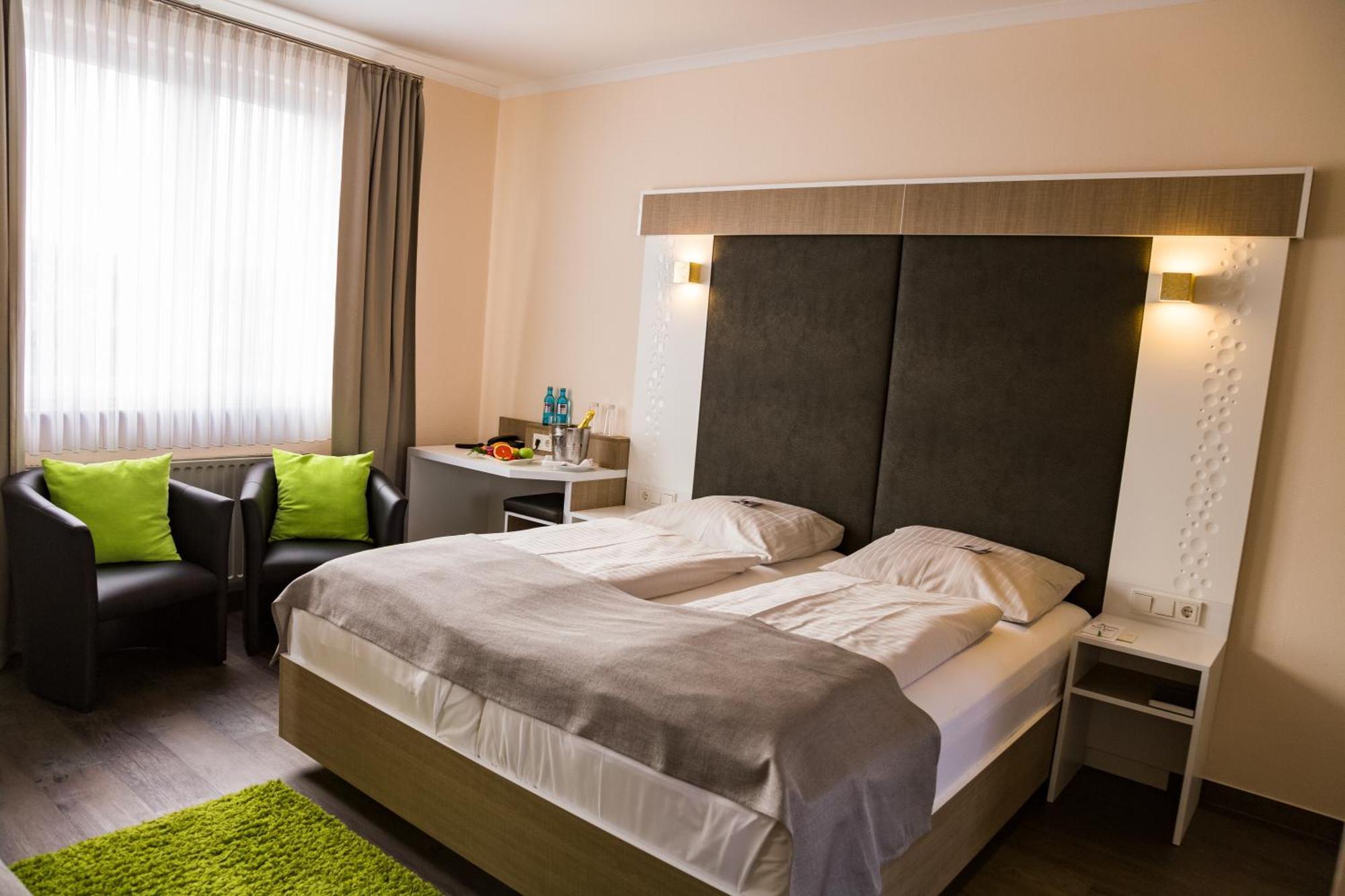 Hotel-Restaurant Zur Krone 론베르크 외부 사진